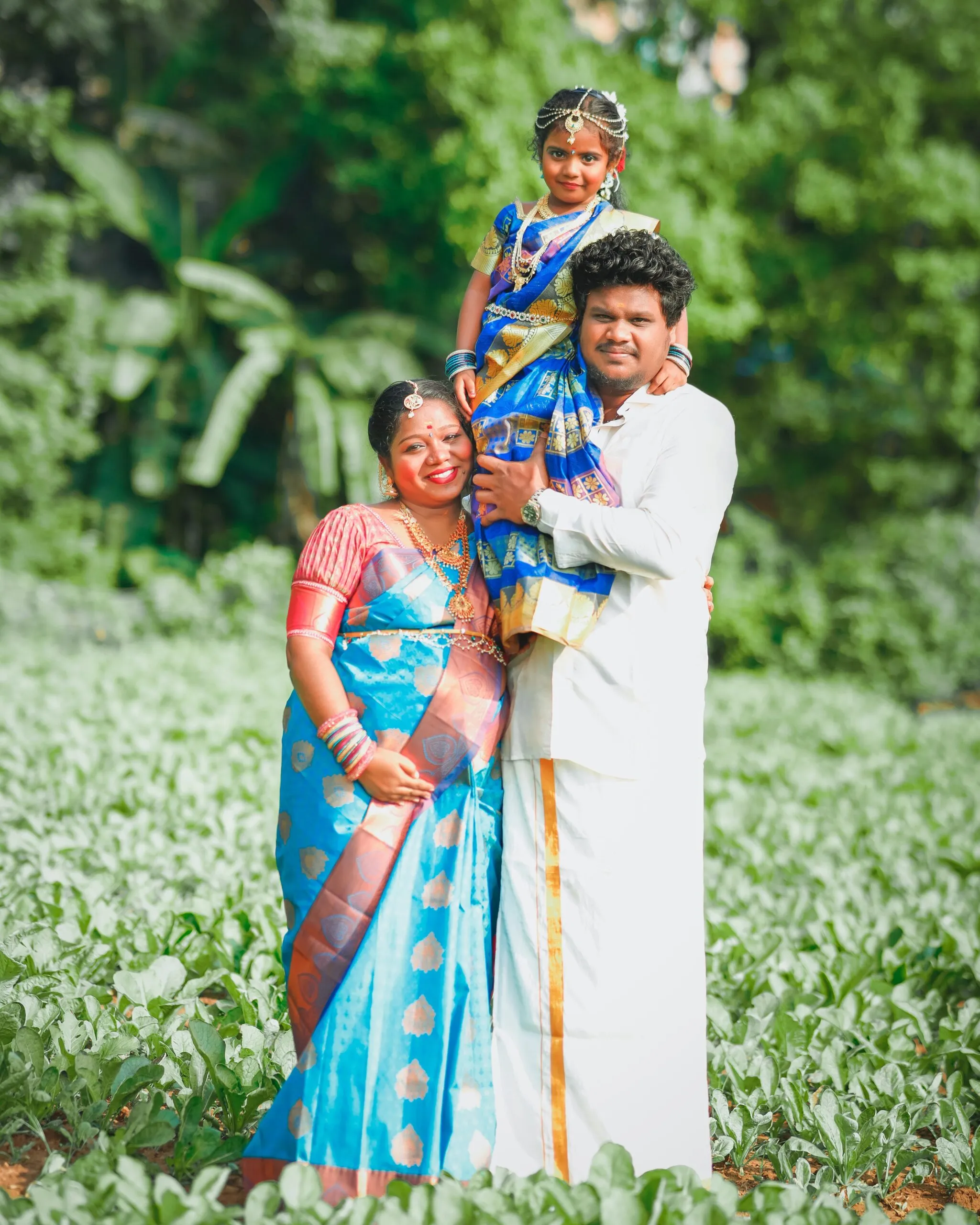 indian maternity couple in saree