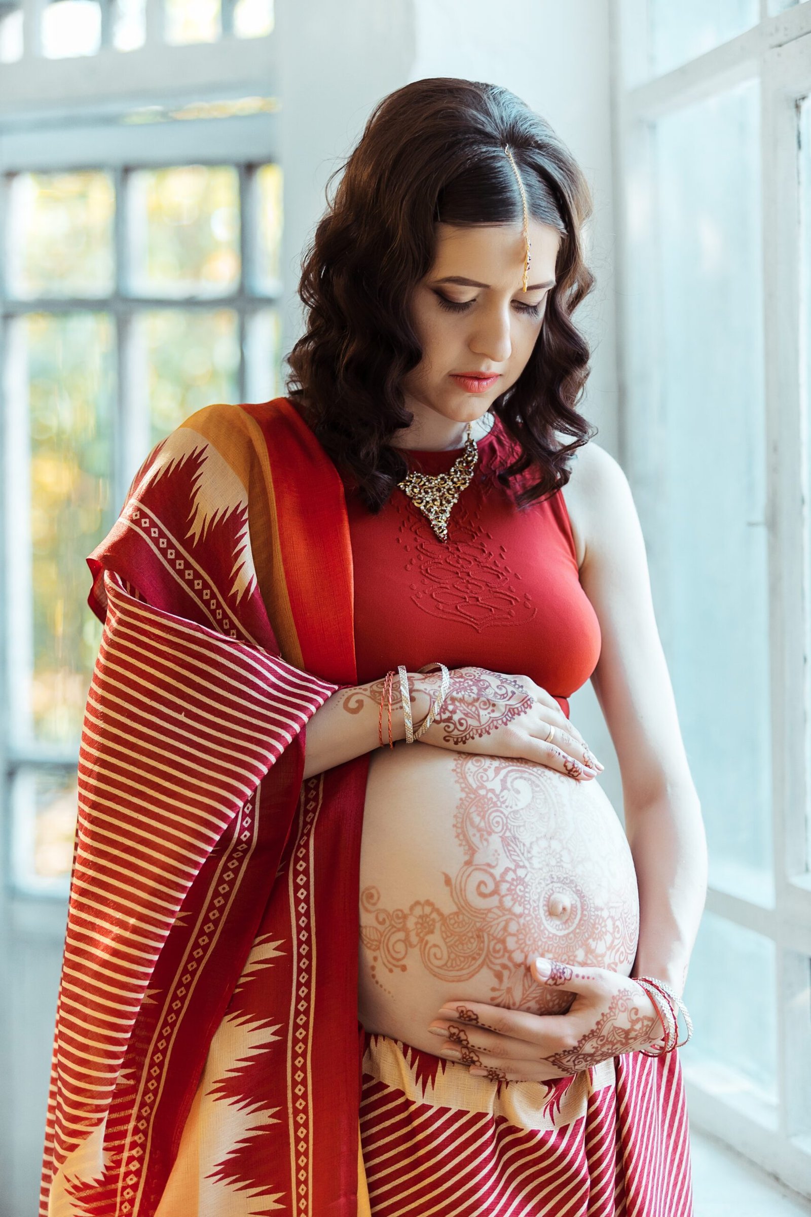 Discover More Than 130 Pregnant Women Wearing Saree Super Hot Vn