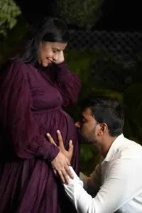 couple maternity photoshoot in varanasi by ChitraGeek Studios