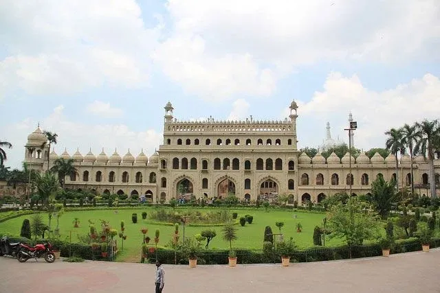 bara imambara in lucknow