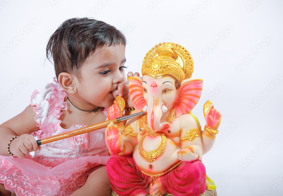 Ganesh Chaturthi Photoshoot Poses for girls