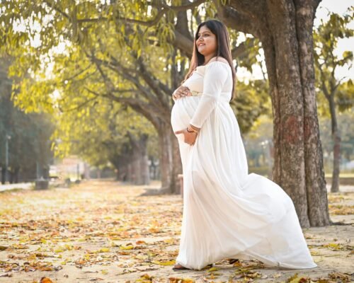 Outdoor Maternity Photoshoot Ideas