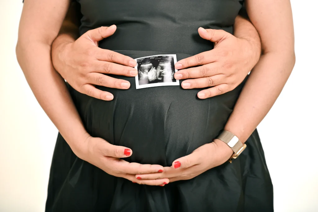 maternity photography in lucknow