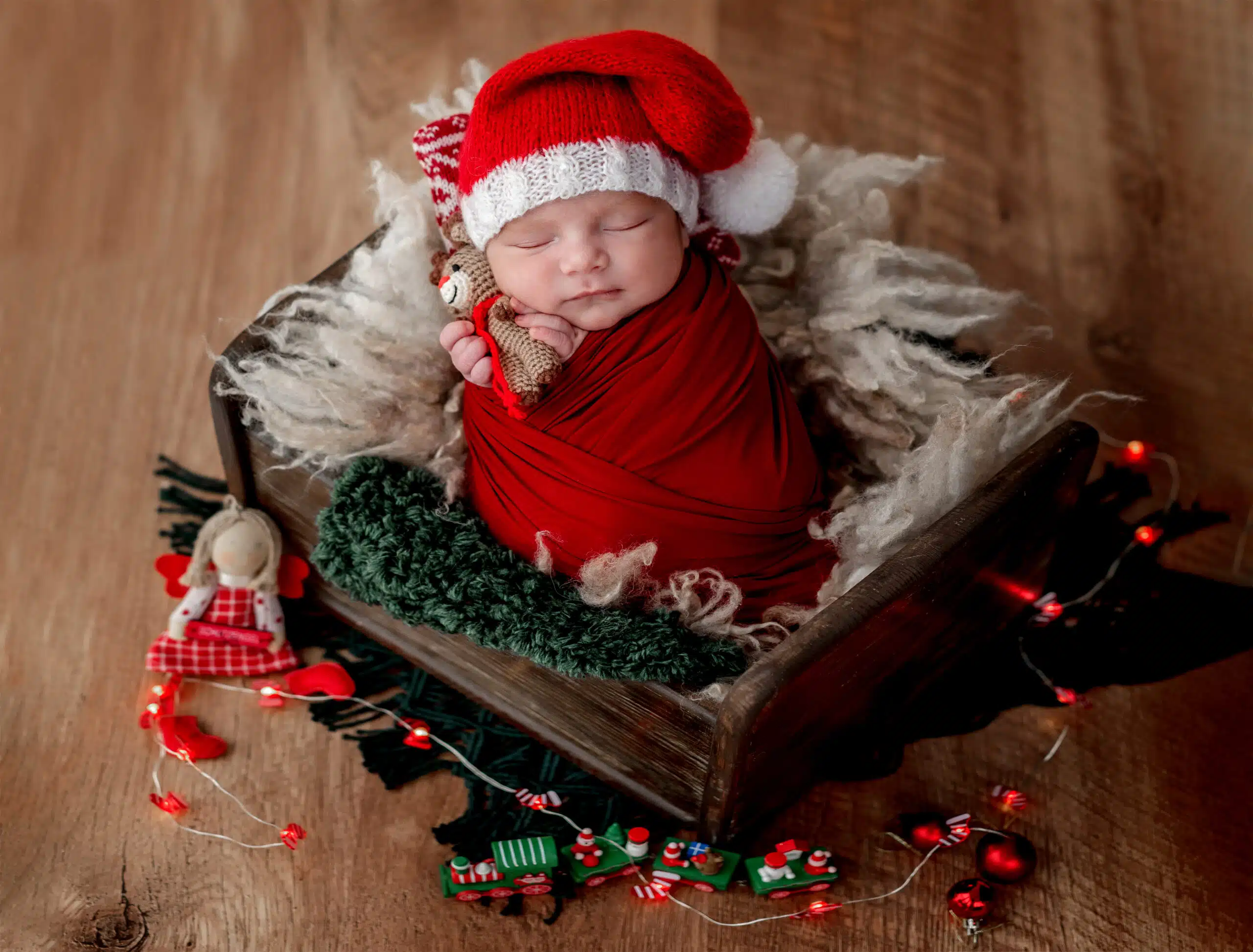 christmas photoshoot ideas for newborn by ChitraGeek Studios