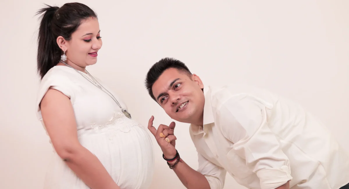 pregnancy studio photoshoot