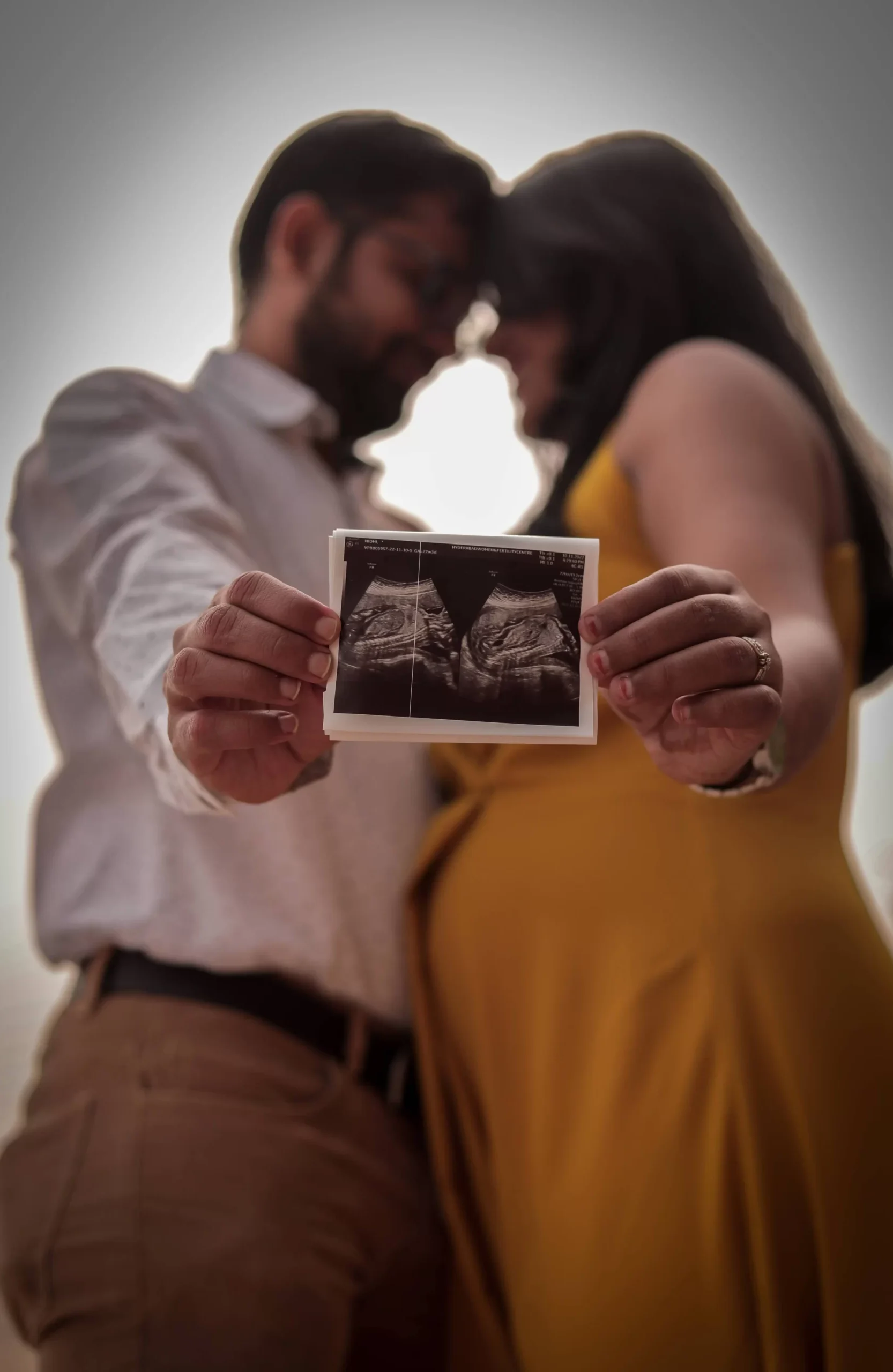 couple maternity photoshoot studio